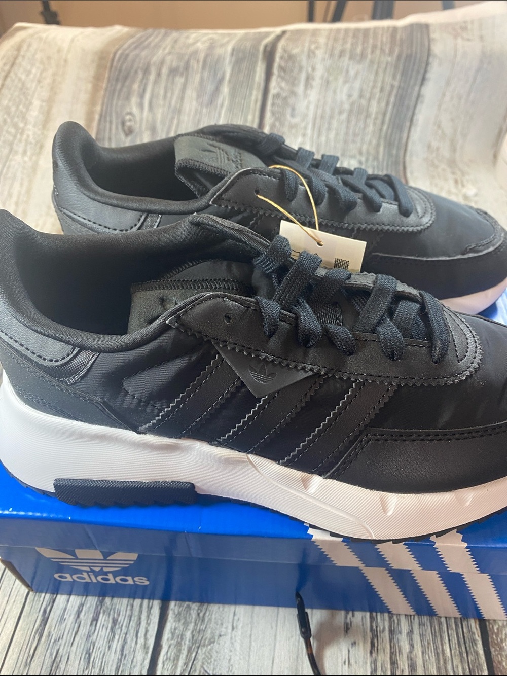 Adidas Originals Retropy F2 J Black Platform Sneakers Youth Size 5 NWT